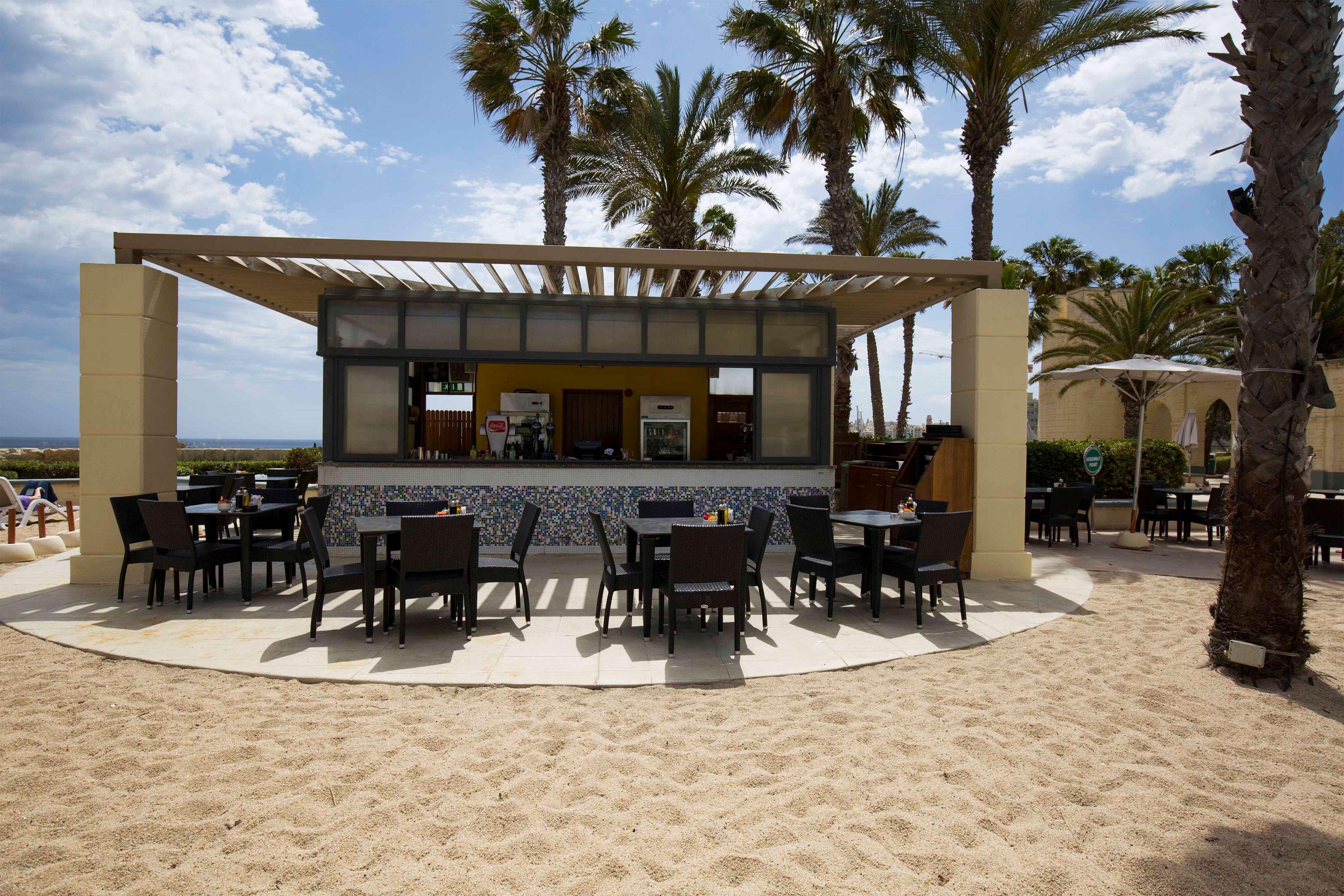 Hilton Malta Hotel Saint Julian's Luaran gambar Beach bar in Cala Galdana, La Pedra